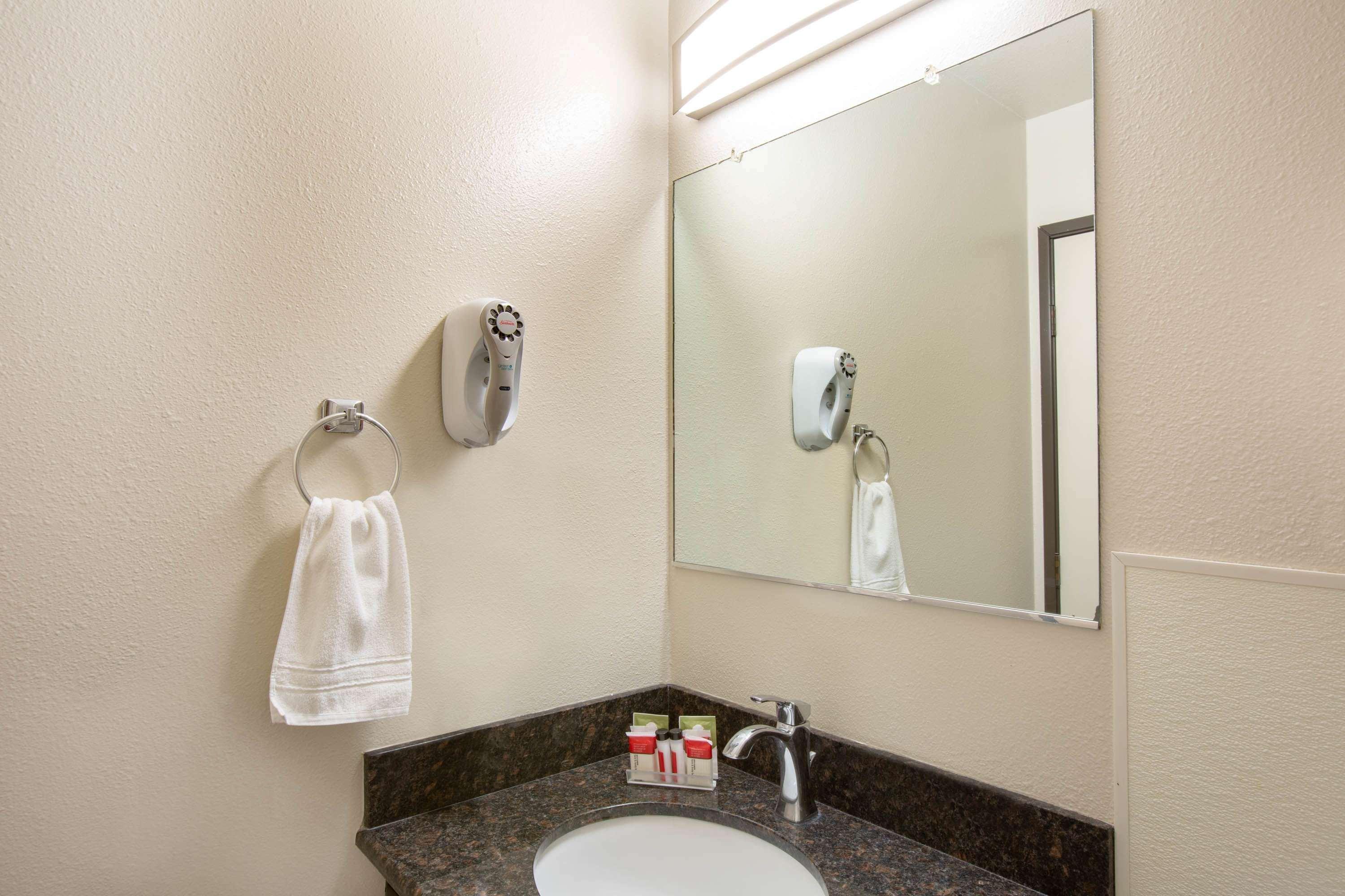 Gateway Inn & Suites Eugene-Springfield Bagian luar foto