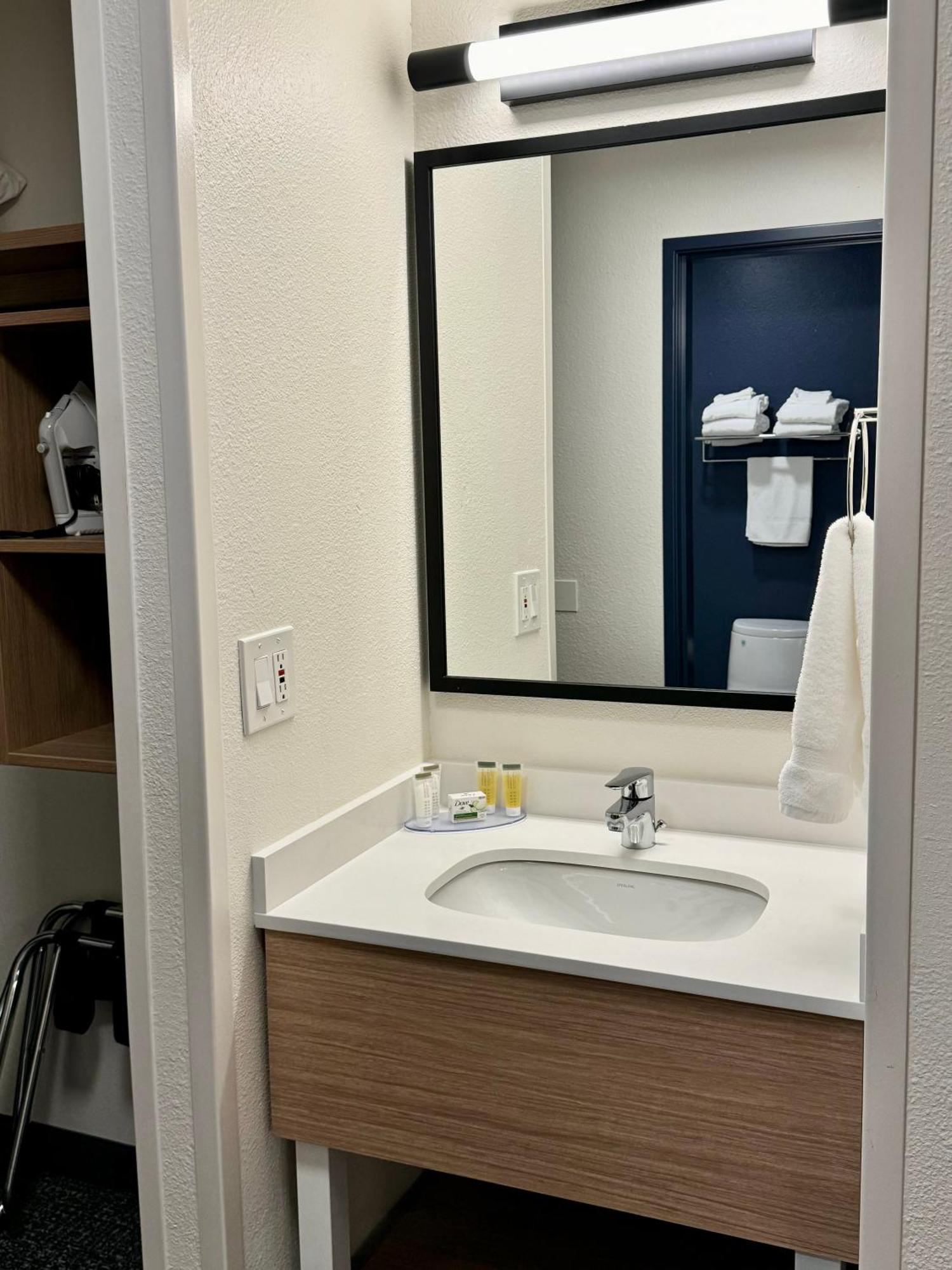 Gateway Inn & Suites Eugene-Springfield Bagian luar foto