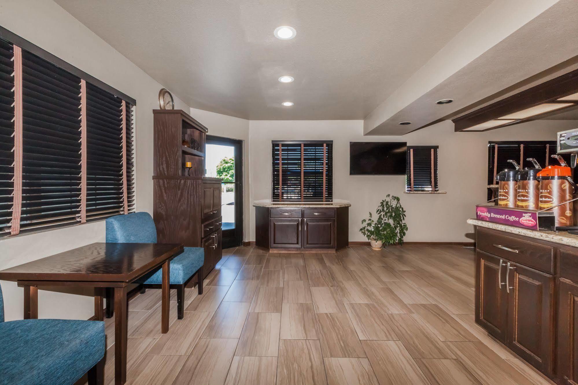 Gateway Inn & Suites Eugene-Springfield Bagian luar foto